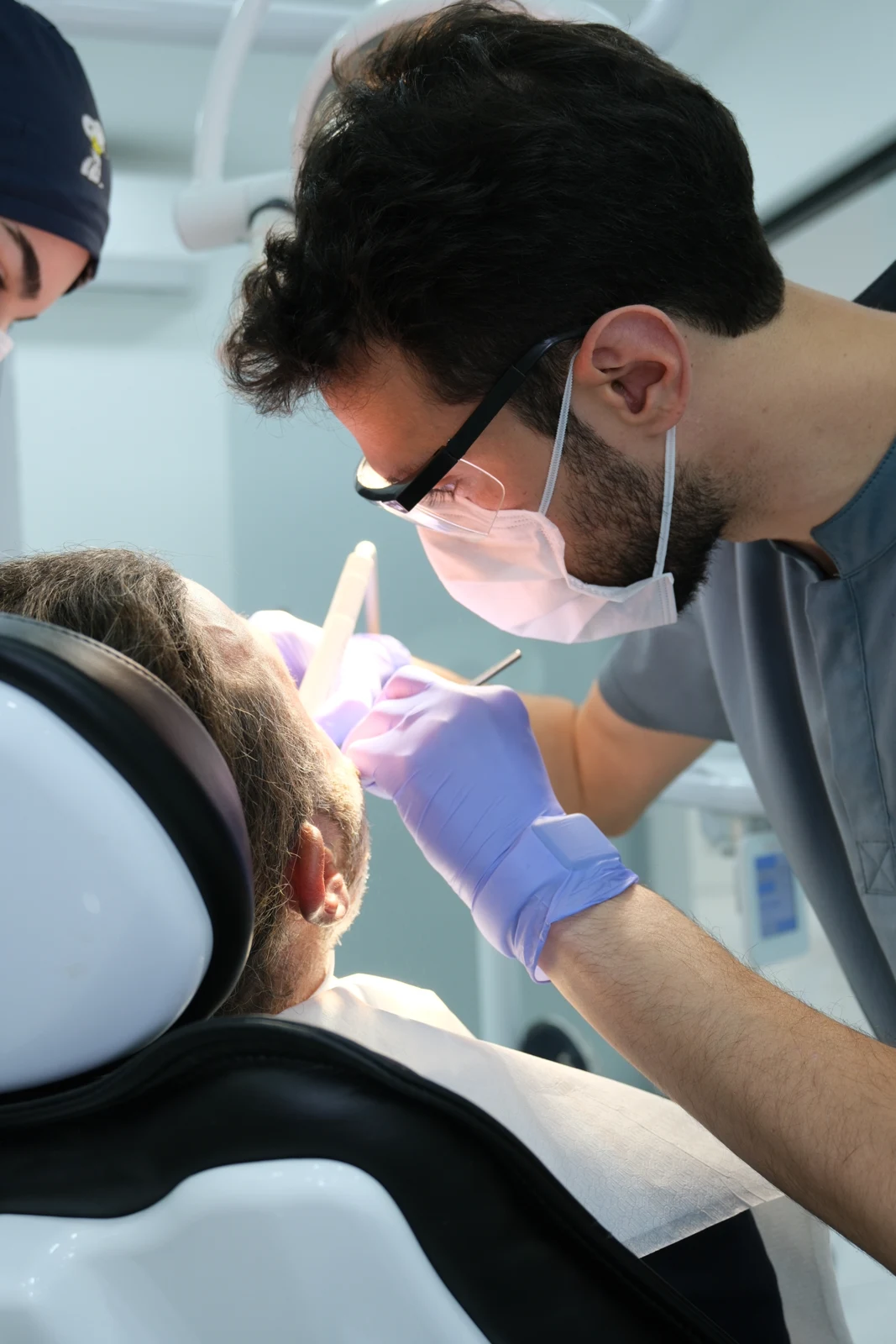 Mehmet Tarkoçin — Dentatalar kliniğinde